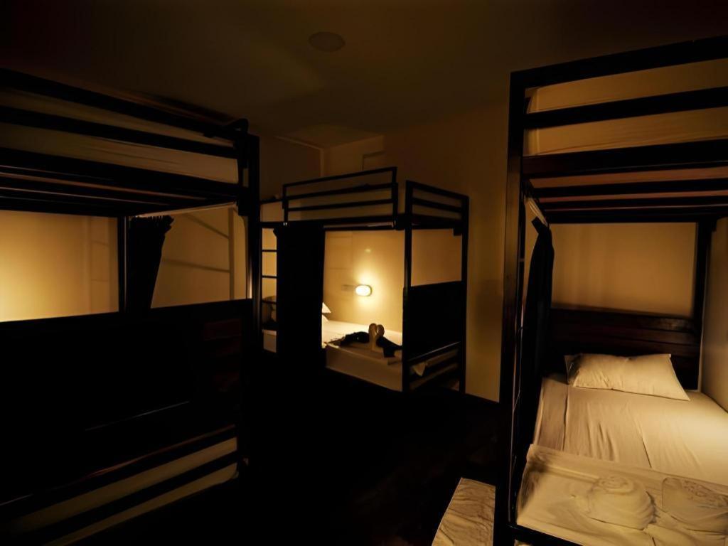 Art Hotel Sanamchai Бангкок Экстерьер фото